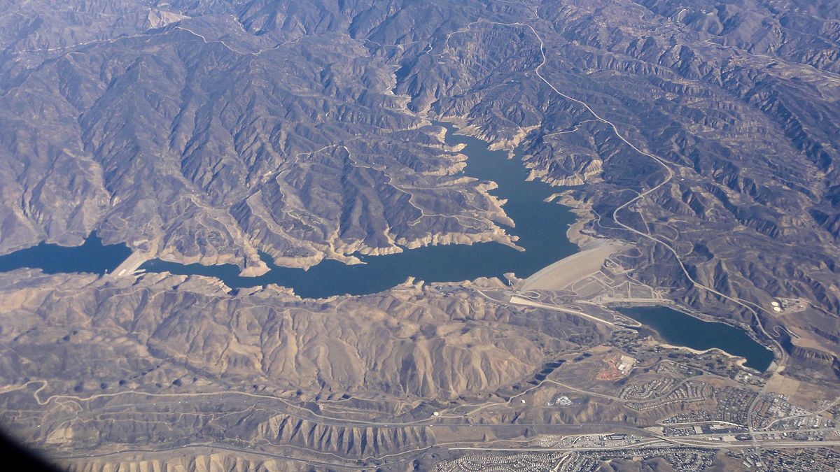 Fast-Moving Hughes Fire Threatens Castaic Lake Area